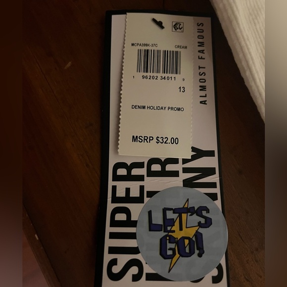 ⭐️NWT ⭐️ Super High Rise Skinny pants, Size 13 Jr - Picture 6 of 8